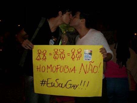  ANEL organiza seu primeiro beijaço em Recife 